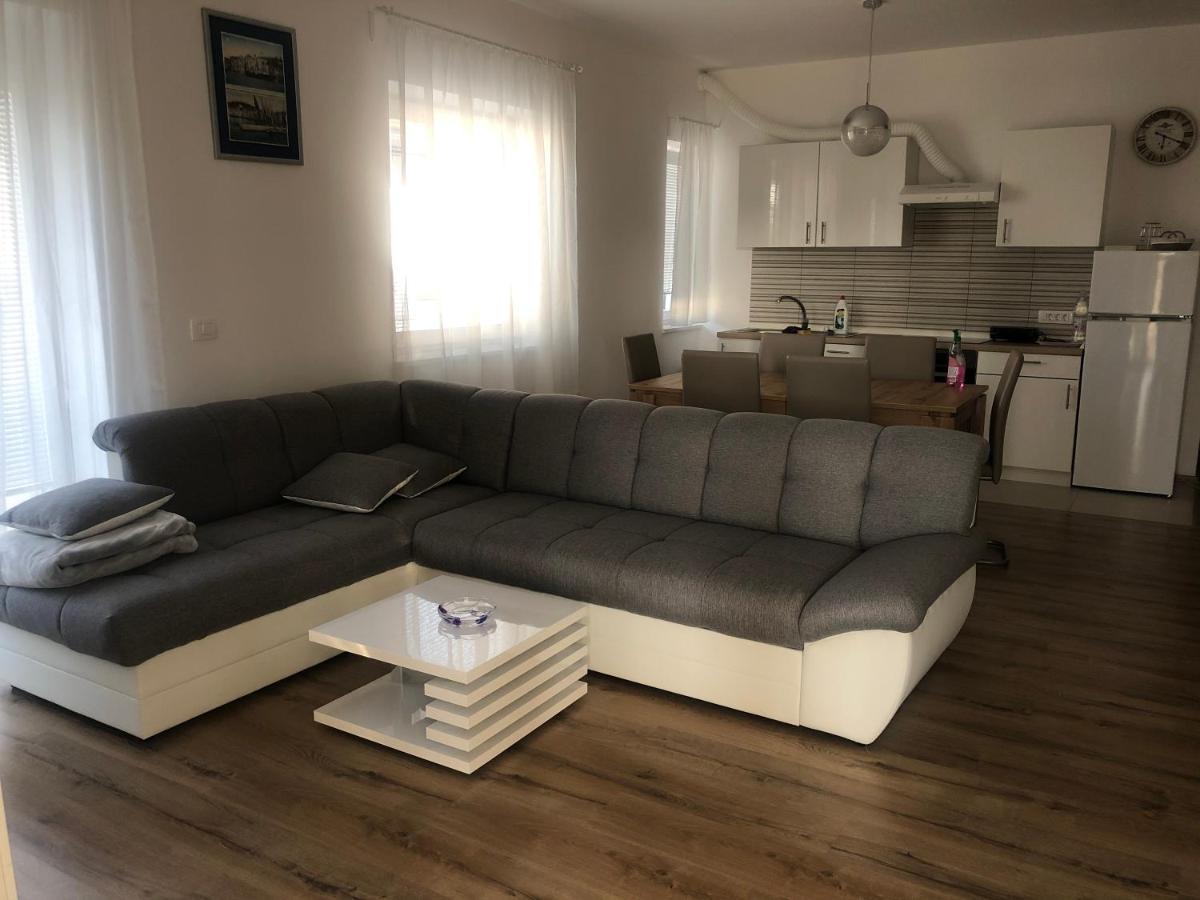 Apartmaji Meduza 2 Apartment Izola Exterior photo
