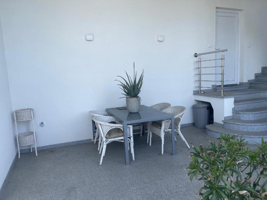 Apartmaji Meduza 2 Apartment Izola Exterior photo